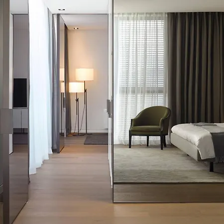 Roomers Baden-baden, Autograph Collection