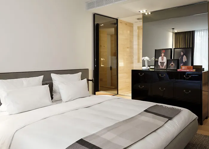 Roomers Baden-baden, Autograph Collection